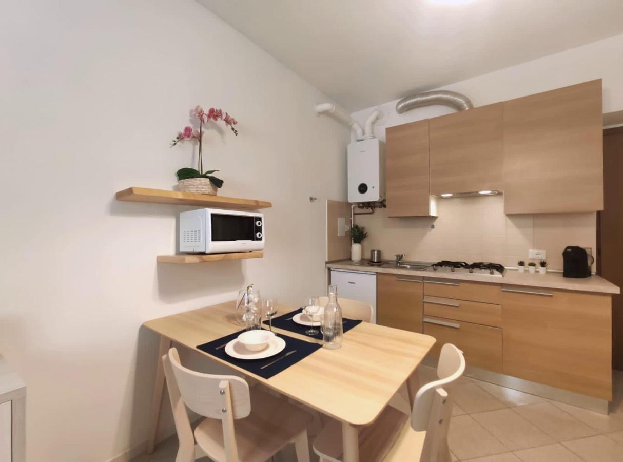 La Casina Al Lago 만델로델라리오 외부 사진